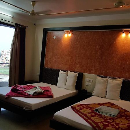 Hotel Swagatam International à Tarapith Extérieur photo
