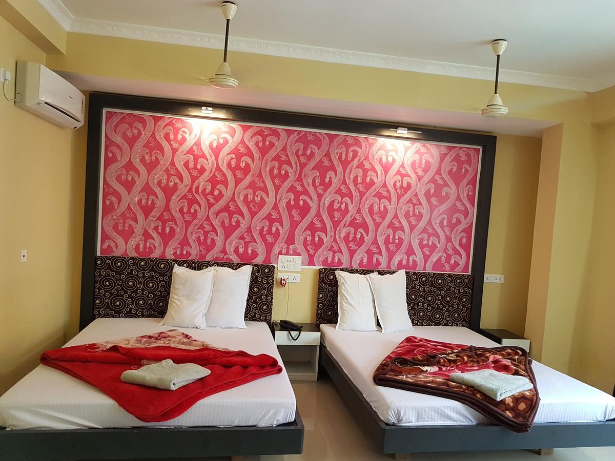 Hotel Swagatam International à Tarapith Extérieur photo